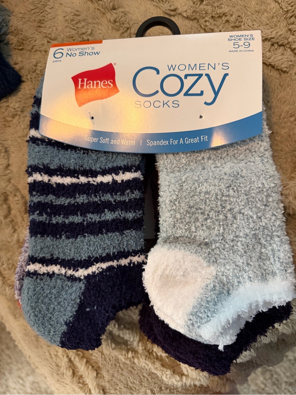 Hanes Women's Cozy No-Show Socks - Navy & Light Blue Mix